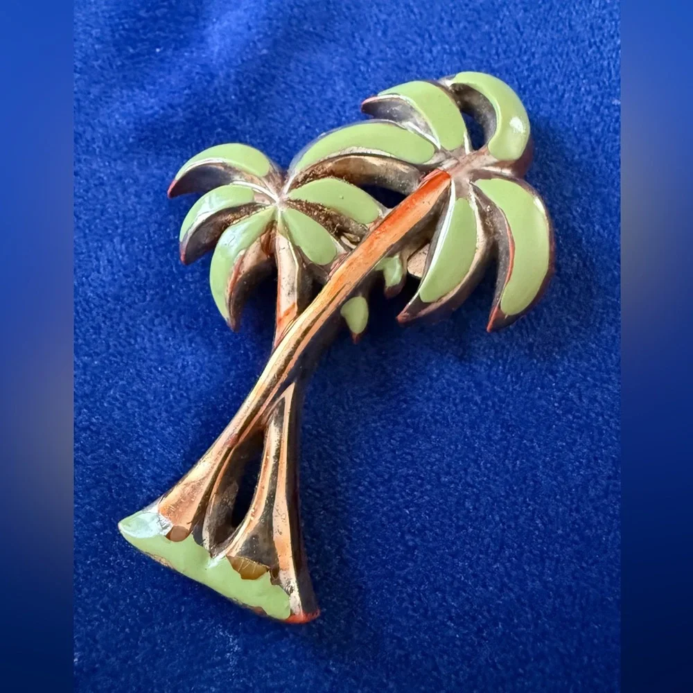 1940s Early Plastic Palm Tree Pin - Tropical Brooch